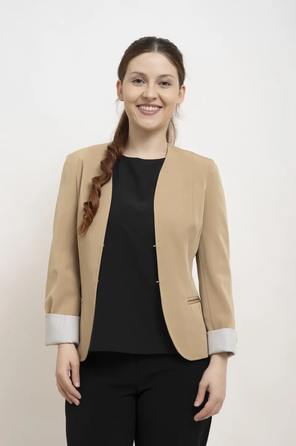 Blazer beige con puño rayado