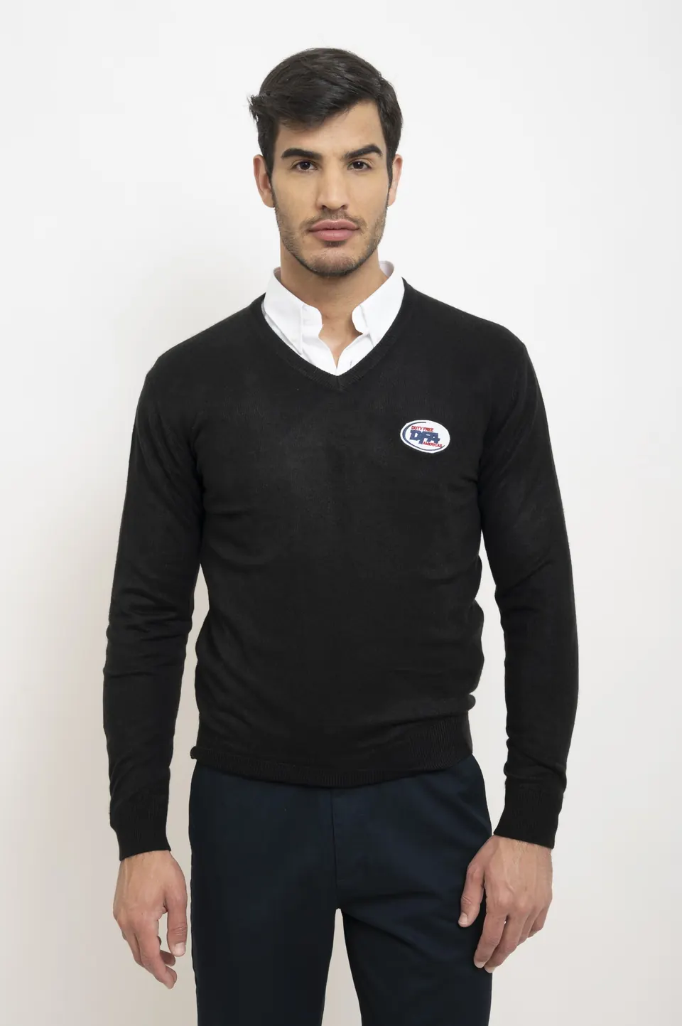 Sweater de cashmere negro escote en v