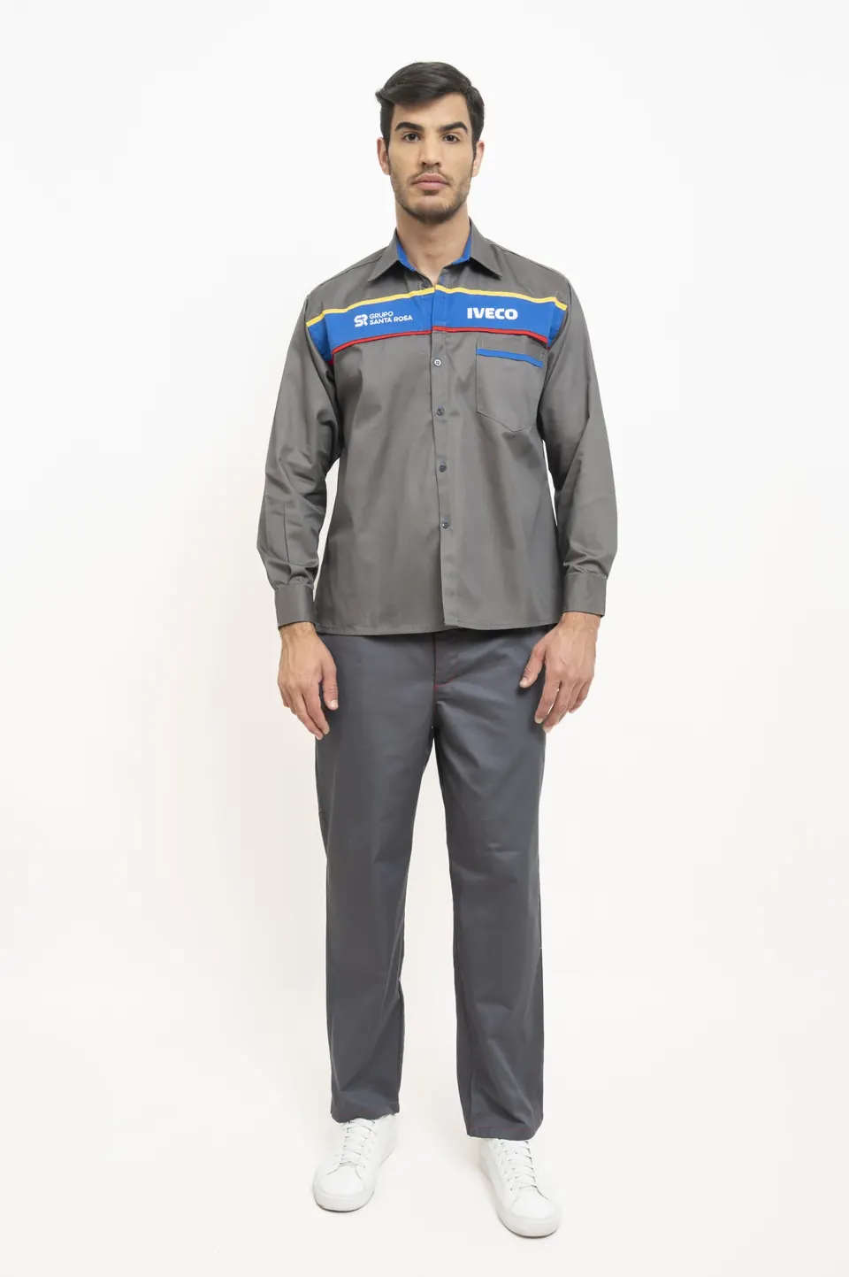 Camisa gris con detalles