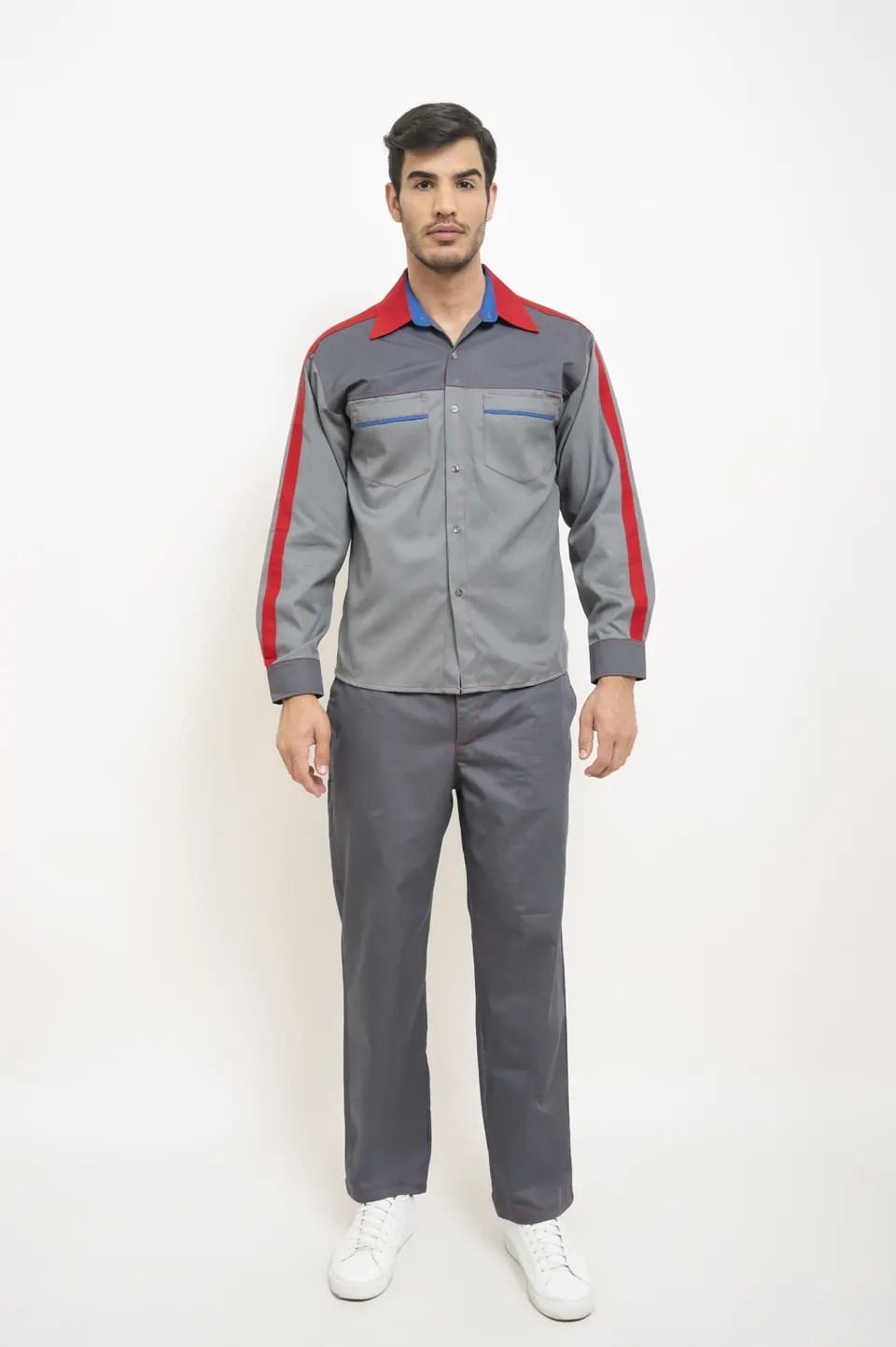 Camisa gris y roja